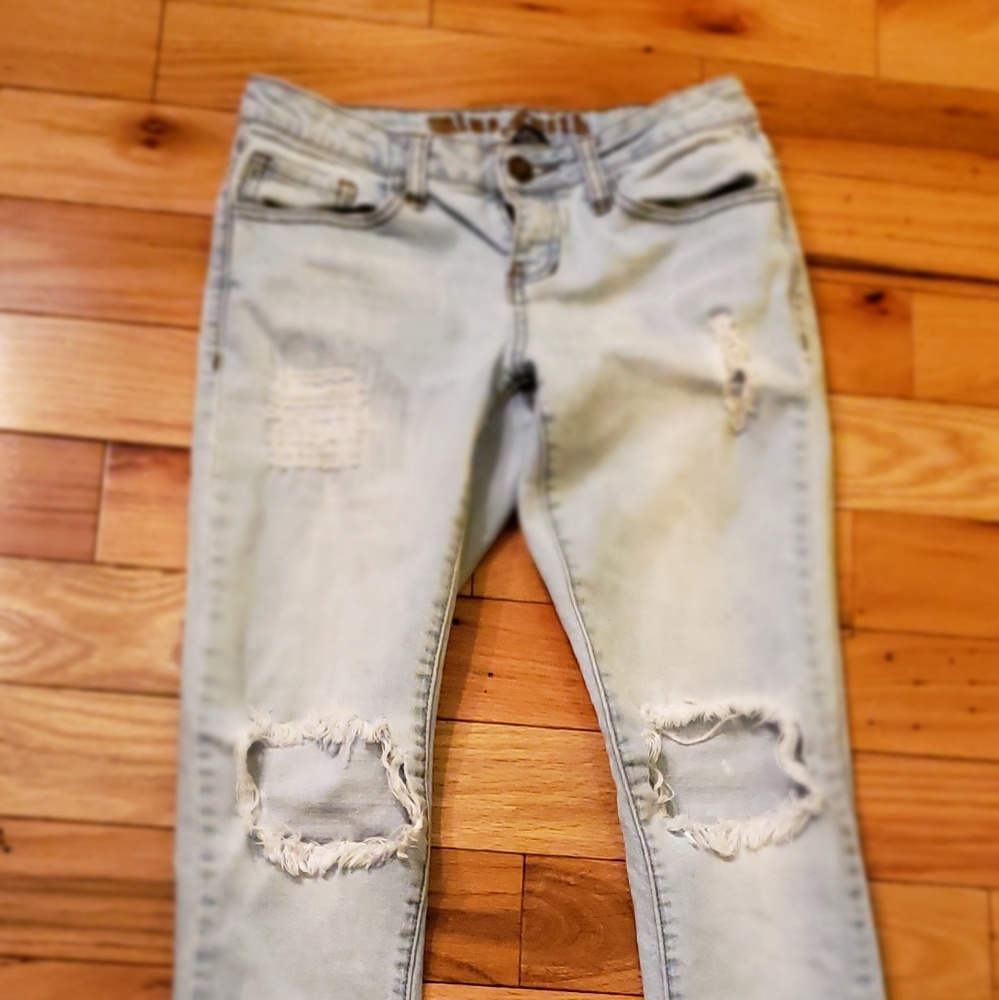 Light Blue Ripped Jean's - Picture 5 of 5